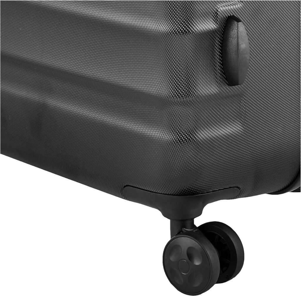 Amazon Basics 28-Inch Hardside Spinner, Black